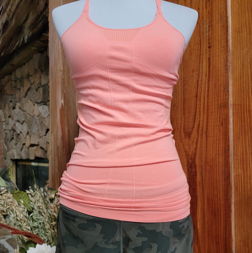 NWOT SWEATY BETTY YOGA TOP WITH SHELF BRA WITH PADS  SIZE SMALL